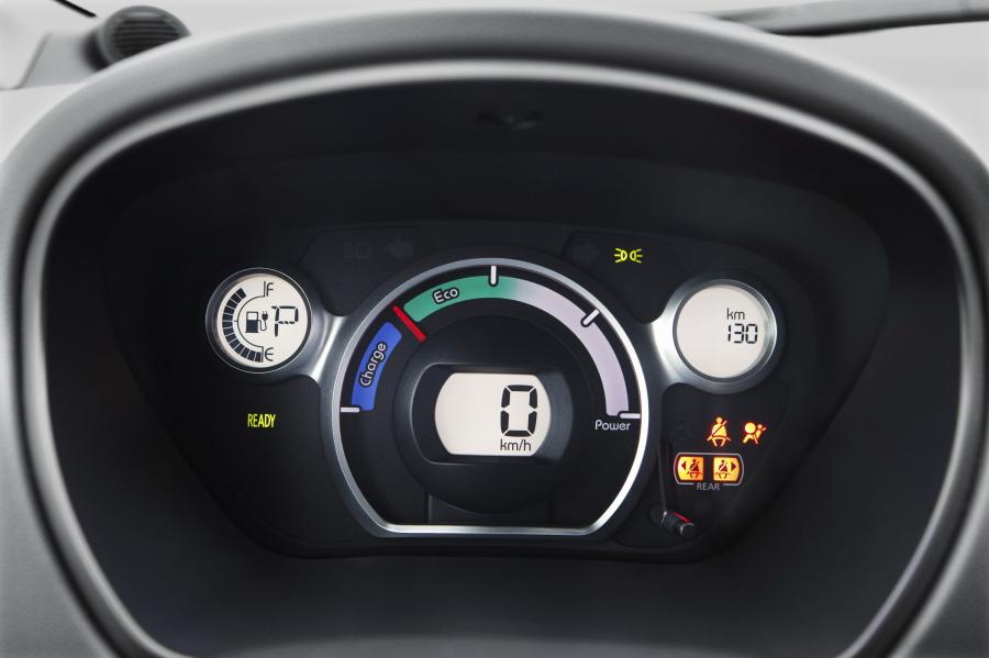  Peugeot iOn 2011 года  (фото 7 из 38)